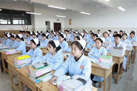 重庆渝西卫生学校2024年招生护理专业——白衣天使的摇篮，守护生命的使命