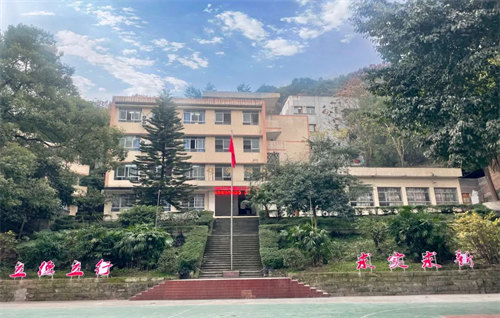 重庆市医科学校：分数线背后的医学梦想与追求