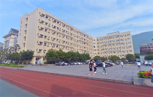 重庆市矿业工程学校：师生规模与构成全面解析