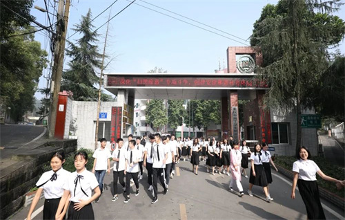 重庆市南丁卫生职业学校：实习实训，铸就医学精英的摇篮