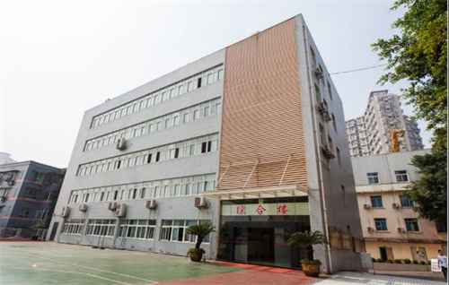 重庆建筑高级技工学校环境好不好？