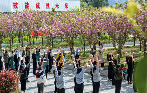 彭水苗族土家族自治县职业教育中心学校环境一